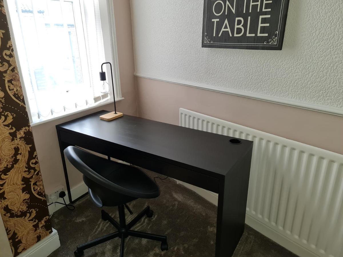 Апартаменты Large 3 Bed Flat, Free Parking Ньюкасл-апон-Тайн Экстерьер фото